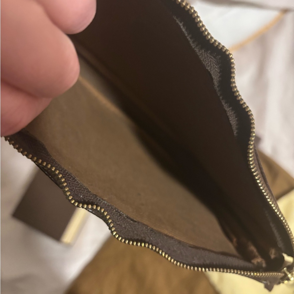Louis Vuitton Monogram pochette - Picture 2 of 4